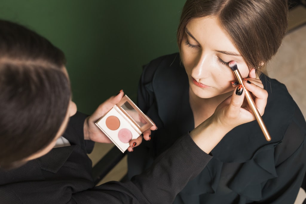 How To Choose Valentine’s Day-Themed Makeup Looks